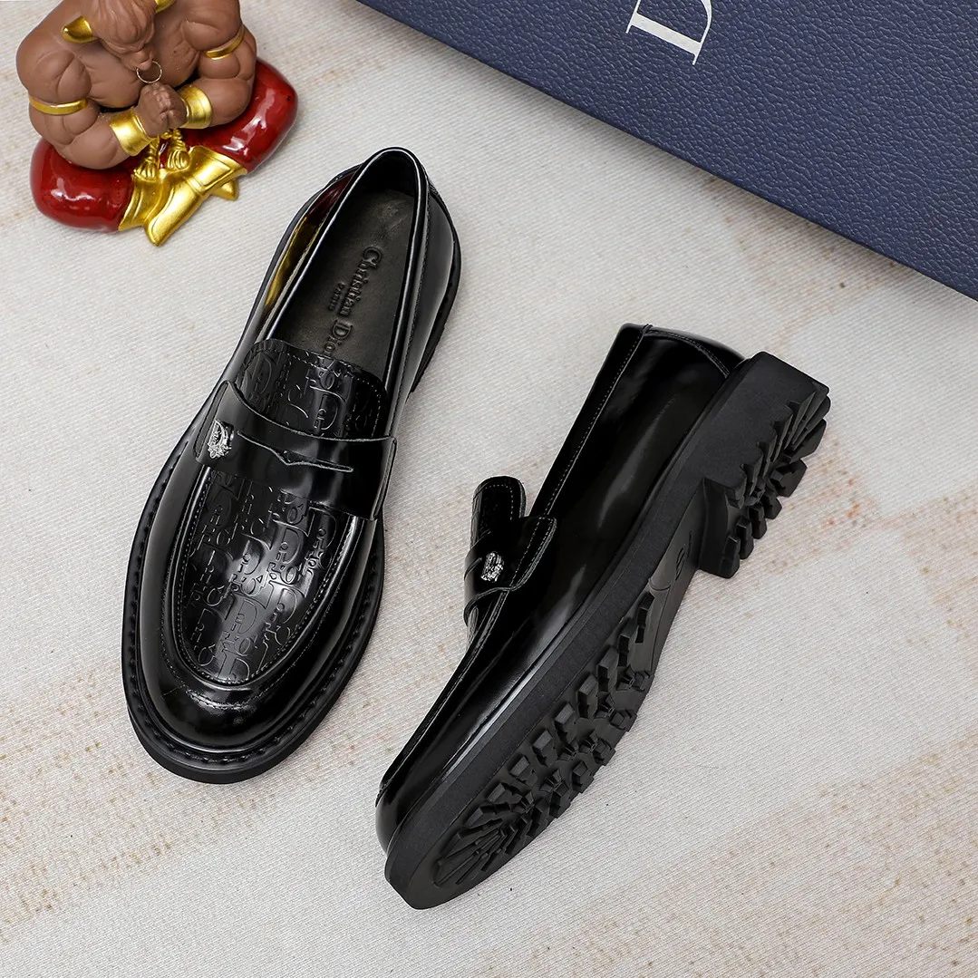 Men's shoes 💰520🕷️🕷️[Dior] Dior's new casual men's shoes are launched in Hong Kong counters. Official website 1:1 production. Italian woven cowhide + water-dyed 🐂 leather lining. Designed by European and American masters. Perfect shape to create counter quality, solid color rubber wear-resistant outsole and classic dazzling toe! Super versatile and very comfortable. High-end without losing taste, fashionable and novel! ! Absolute focus! 8 colors available! Code number 38-45……